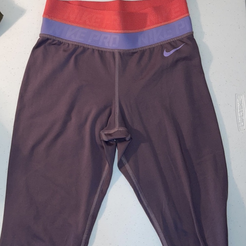 NIKE Women’s leggings size small.